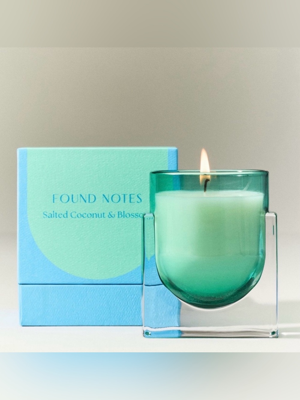 new Anthropologie Found Notes Fresh Salted Coconut & Blossom Candle 5.29 oz